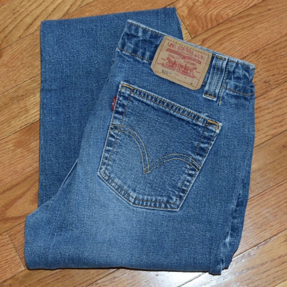 Levi’s Womens 525 Nouveau Downtowner Boot Cut 6 M